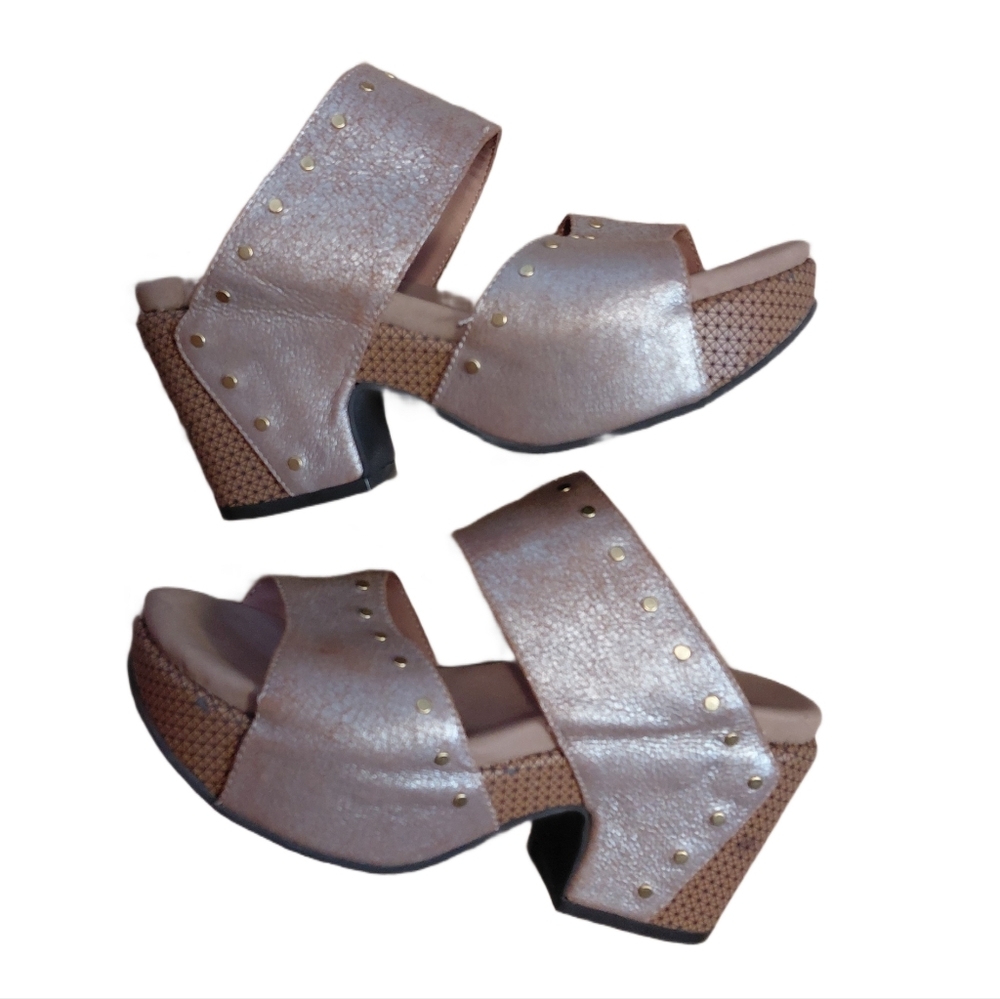 Naked Feet Rose Gold Metallic Crossover Studded Slide Sandals Size 7 M